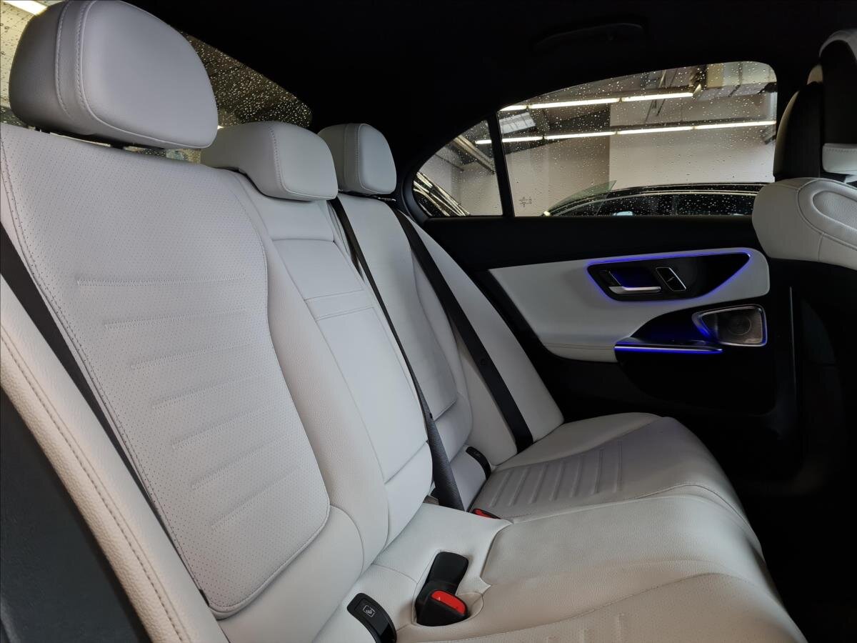 Mercedes-Benz Třídy C Sedan 2,0 l 147 kw