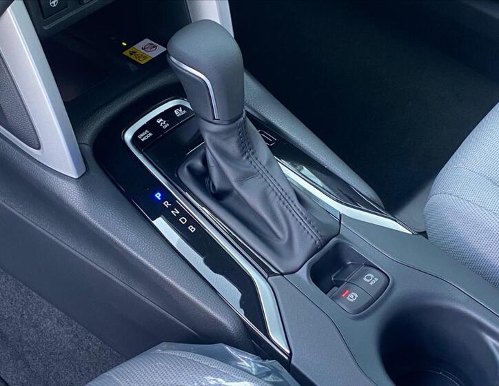 Toyota Corolla Cross 19