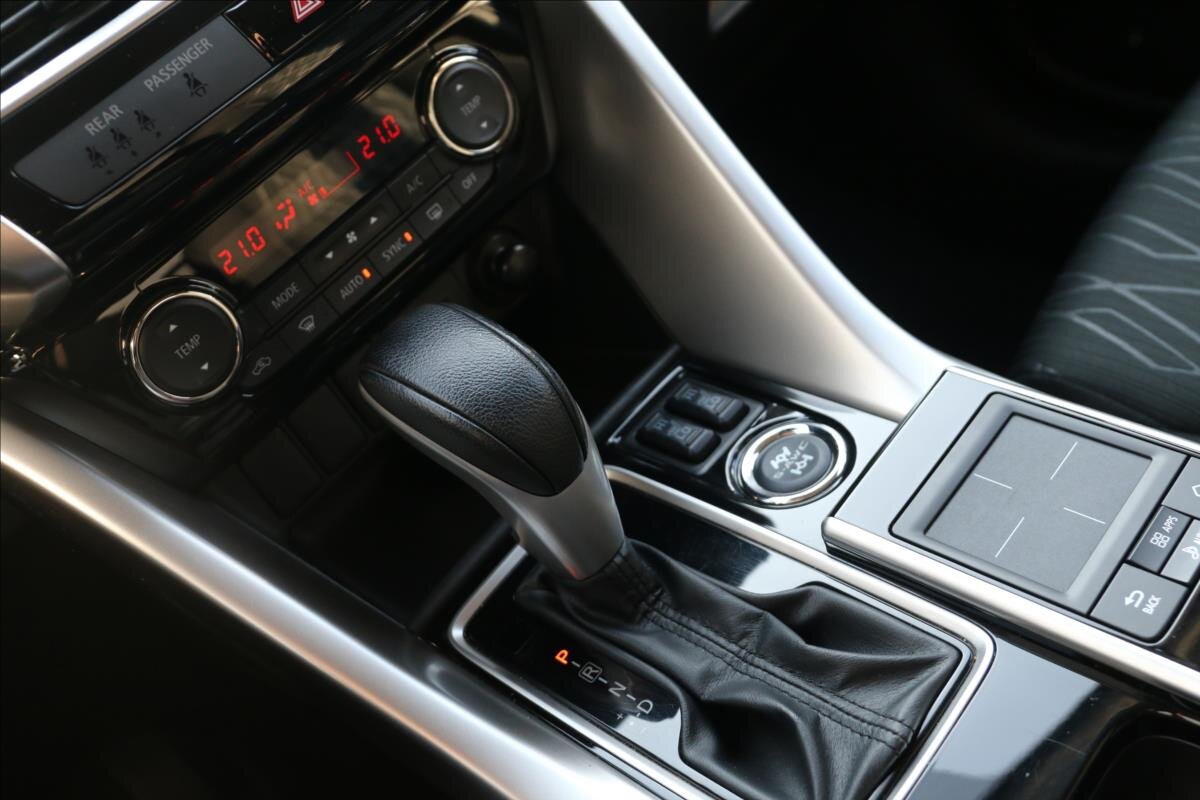 Mitsubishi Eclipse Cross Kombi 1,5 l 120 kw