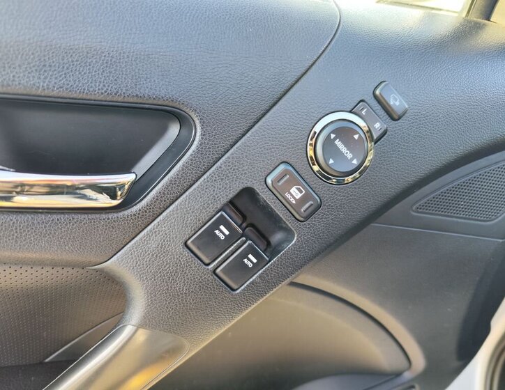 Hyundai Genesis Kupé 0,0 223 kw