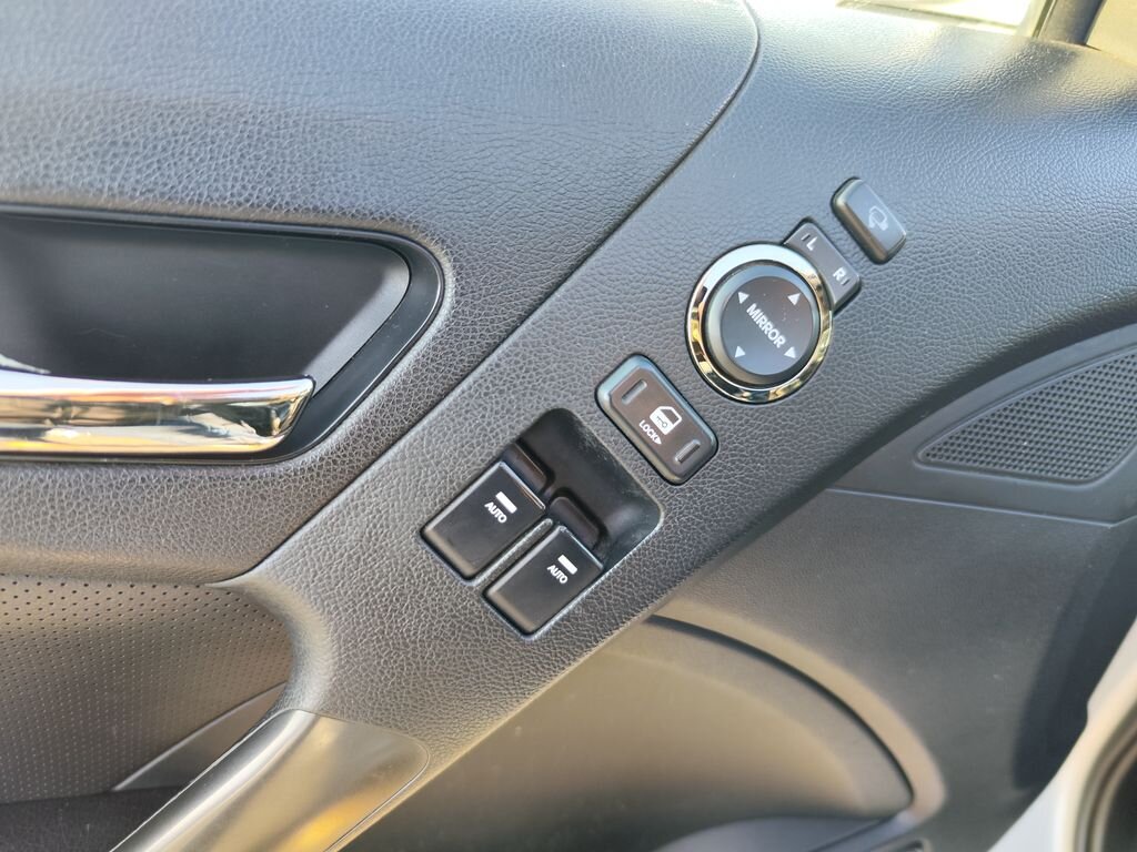 Hyundai Genesis Kupé 0,0 223 kw