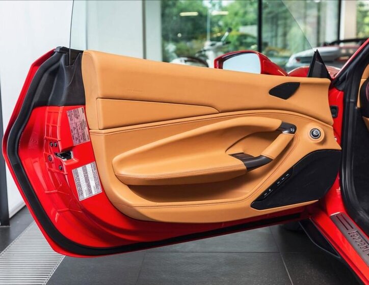 Ferrari Ostatní Kupé 3,9 l 530 kw