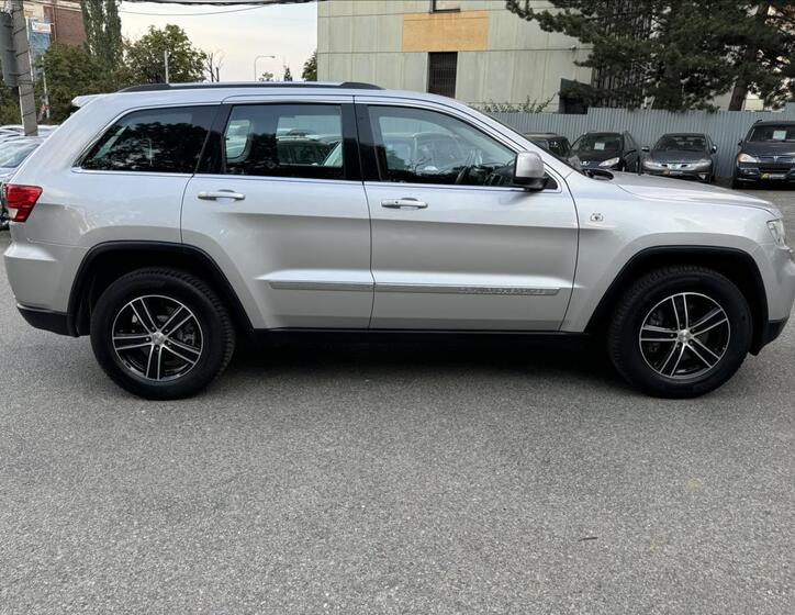 Jeep Grand Cherokee 13