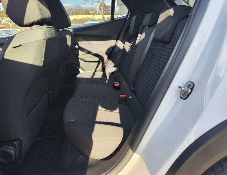 Peugeot 2008 Hatchback 1,2 l 74 kw