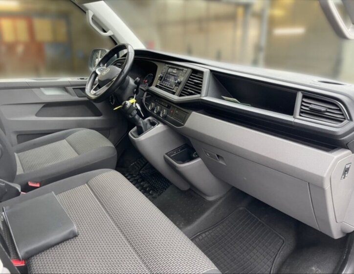 Volkswagen Transporter 9