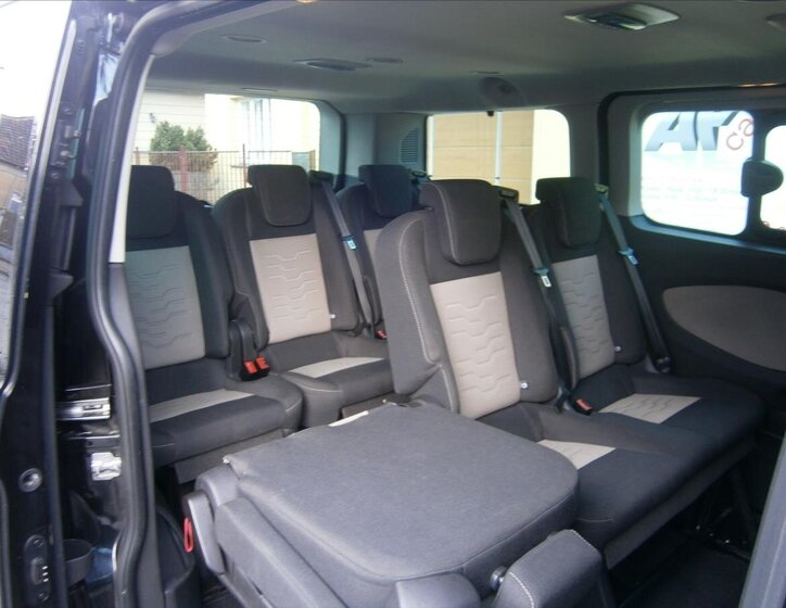 Ford Tourneo Custom Kombi 2,0 l 96 kw