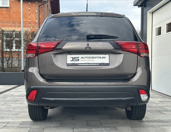 Mitsubishi Outlander SUV / Terénní 2,3 l 110 kw