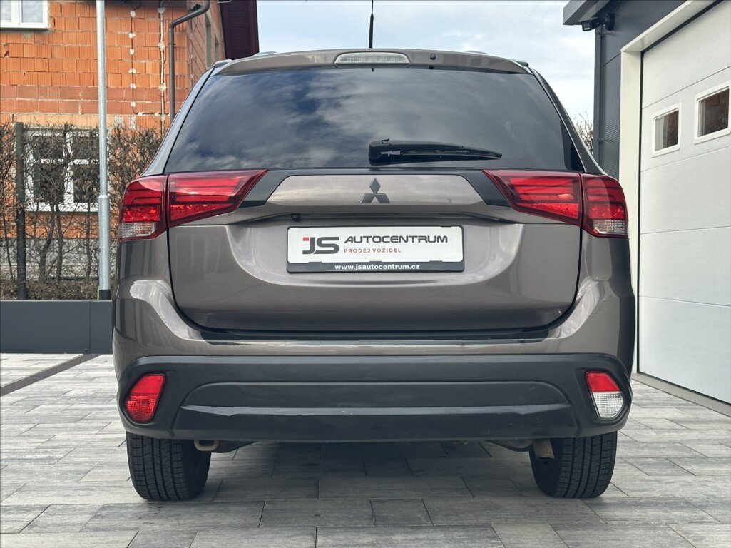 Mitsubishi Outlander SUV / Terénní 2,3 l 110 kw