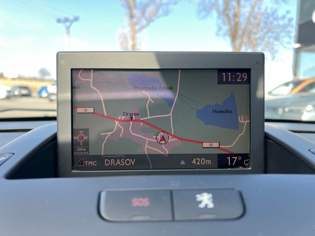 Peugeot 3008 MPV 2,0 l 120 kw