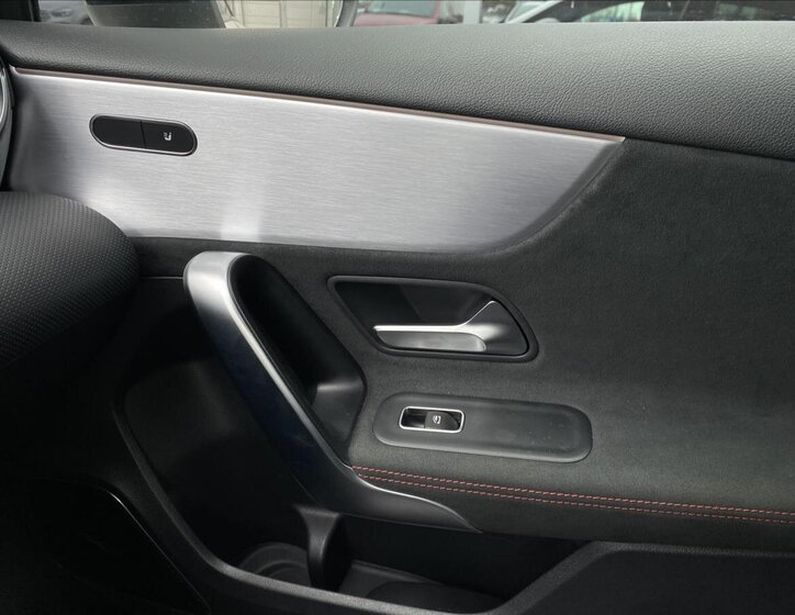 Mercedes-Benz Třídy A Hatchback 2,0 l 310 kw