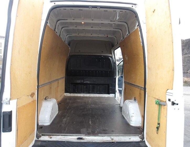 Ford Transit Skříň 2,2 l 74 kw