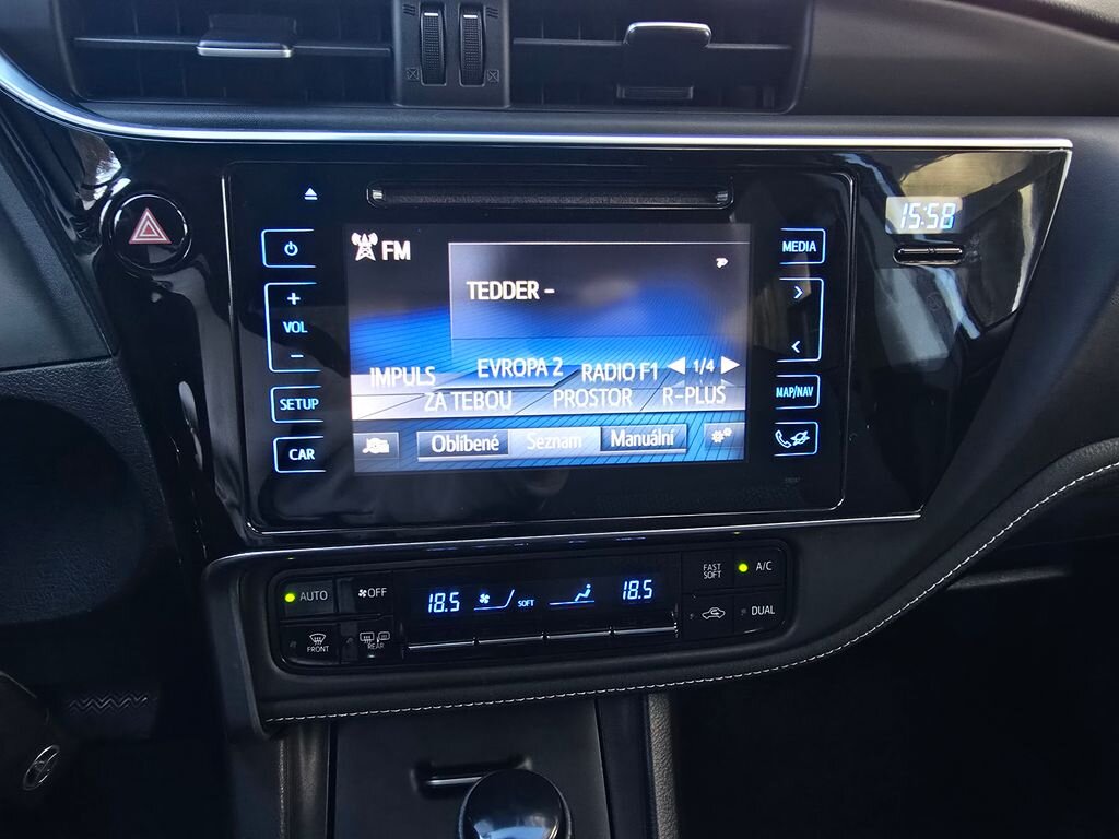 Toyota Corolla Sedan / Limuzína 1,6 l 97 kw