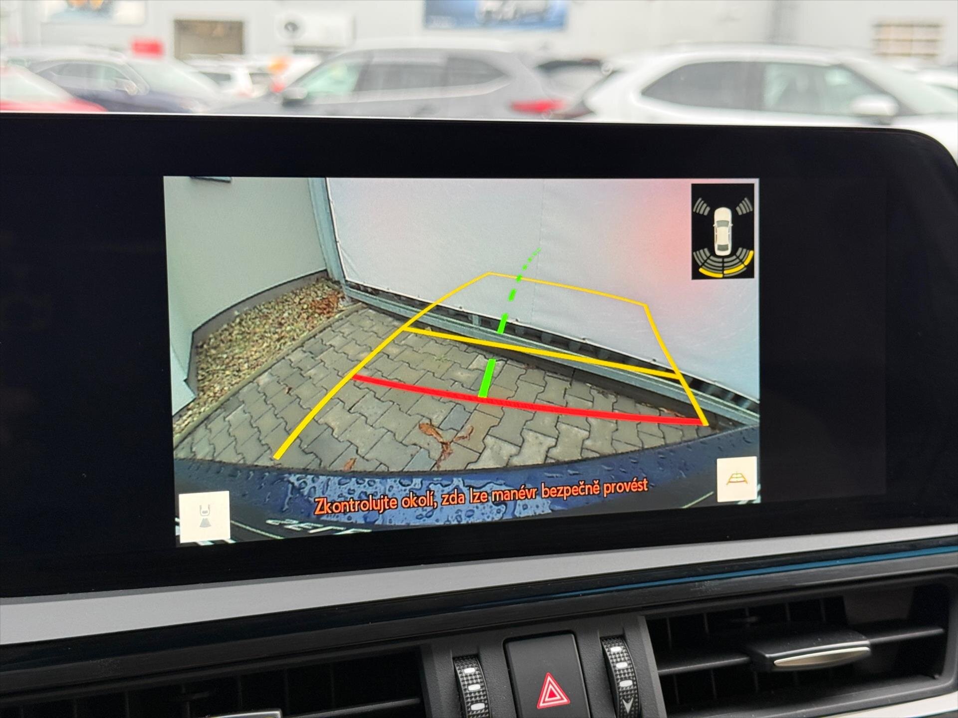 Lexus ES 300h Sedan / Limuzína 2,5 l 131 kw