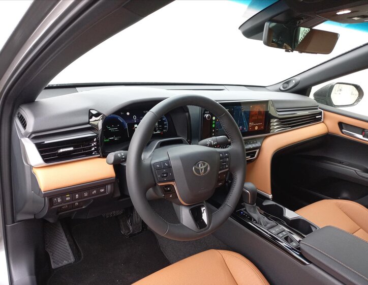 Toyota Camry Sedan 2,5 l 137 kw