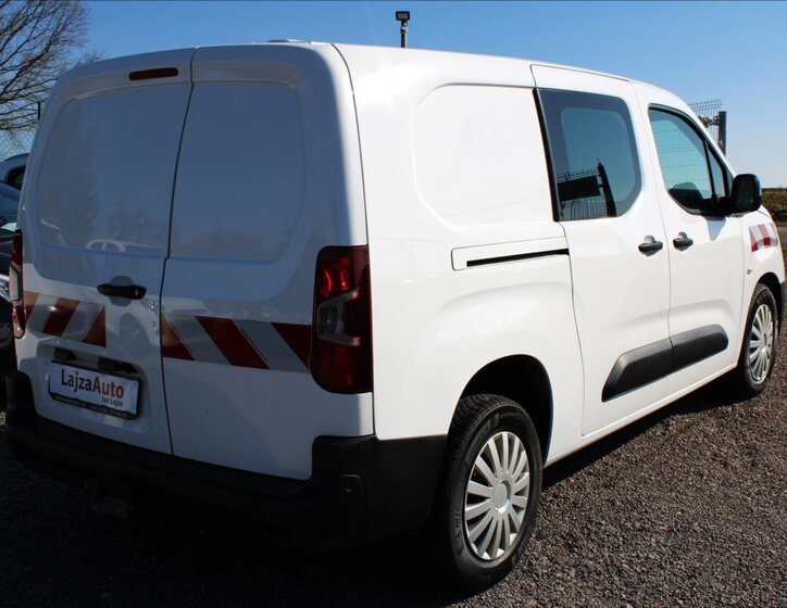 Opel Combo Skříň 1,5 l 96 kw