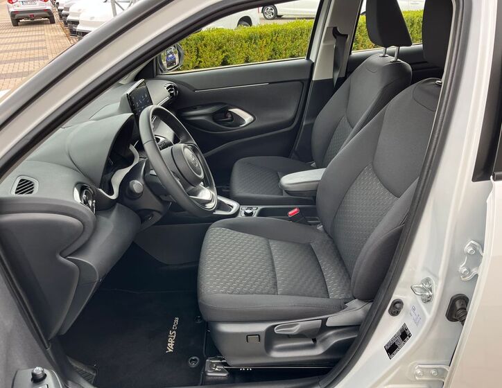 Toyota Yaris Cross 14