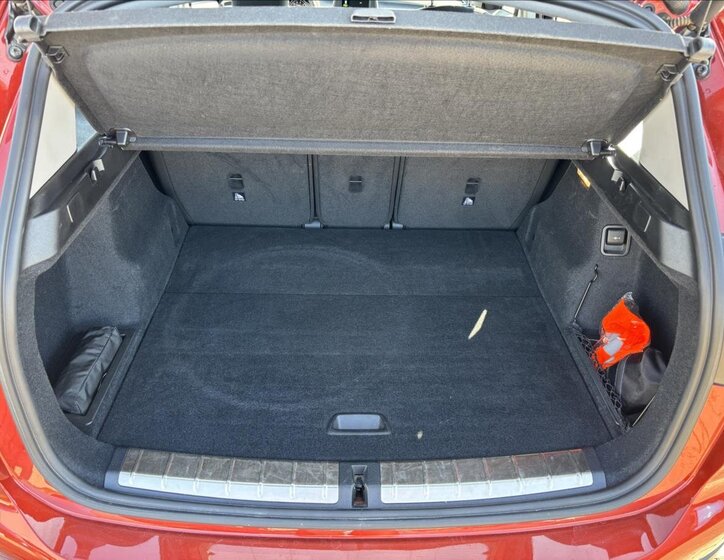 BMW X1 Kombi 1,5 l 100 kw