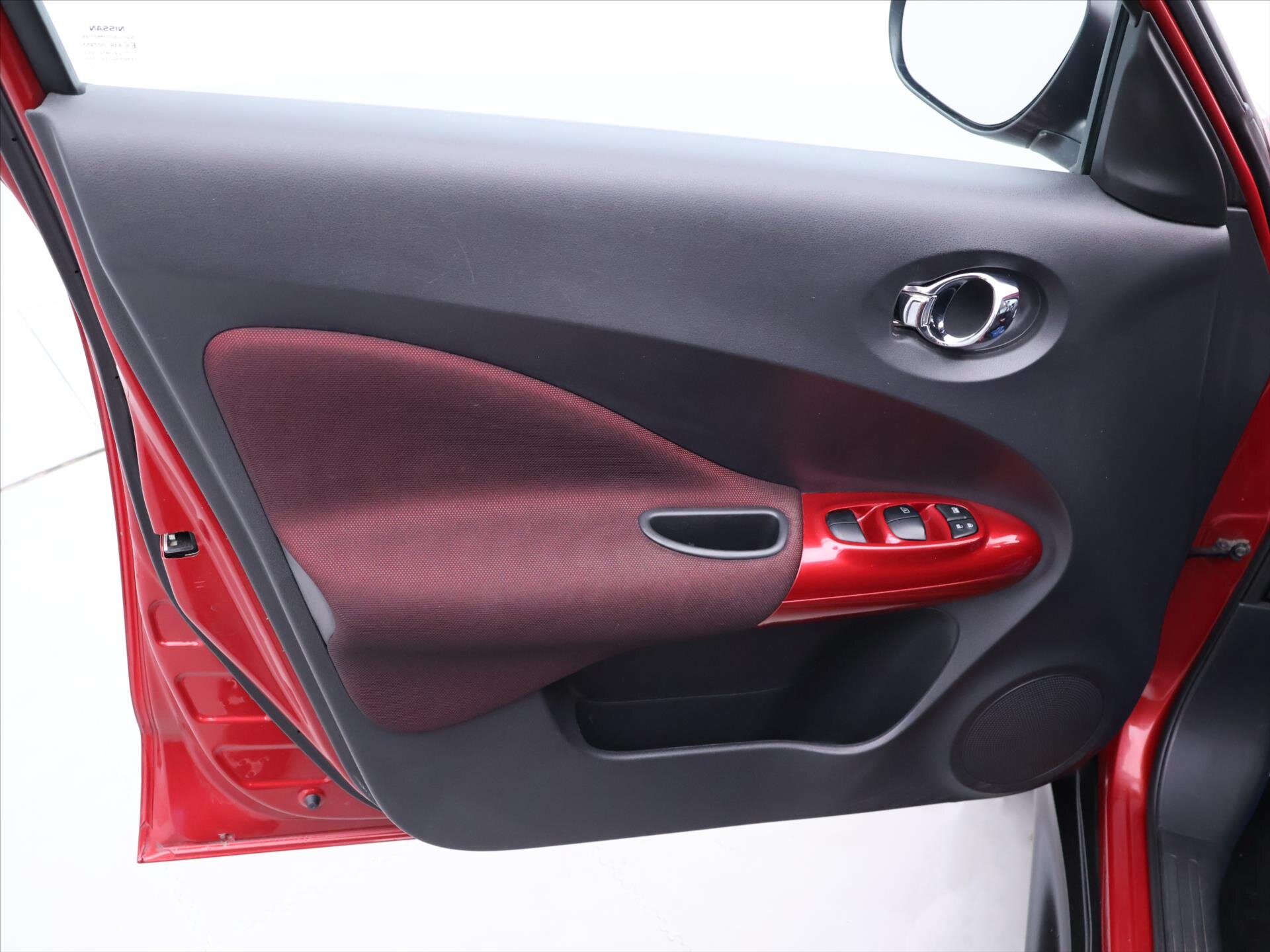 Nissan Juke SUV 1,6 l 140 kw