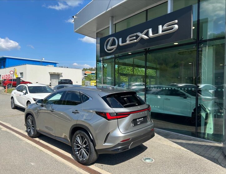 Lexus NX 350h SUV / Terénní 2,5 l 150 kw
