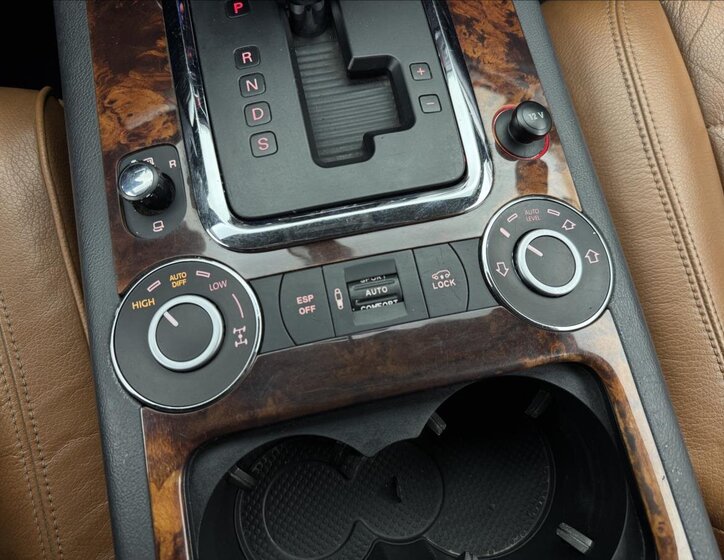 Volkswagen Touareg SUV / Terénní 3,0 l 165 kw