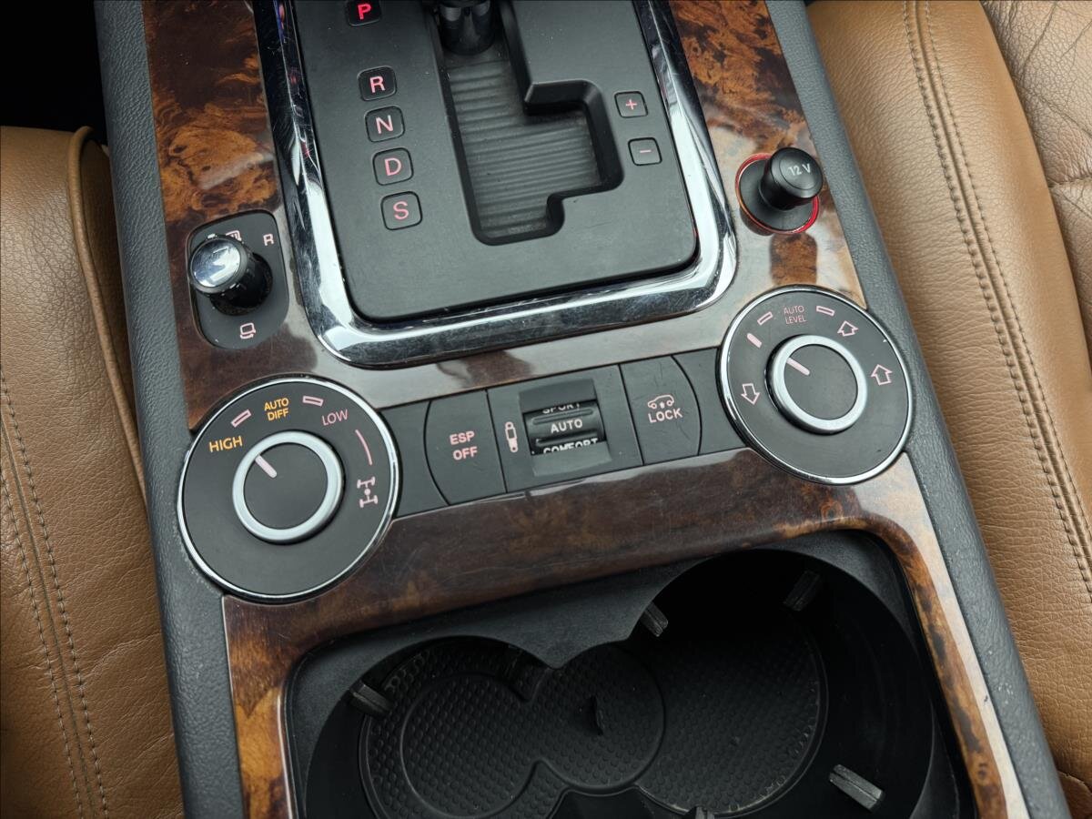 Volkswagen Touareg SUV / Terénní 3,0 l 165 kw