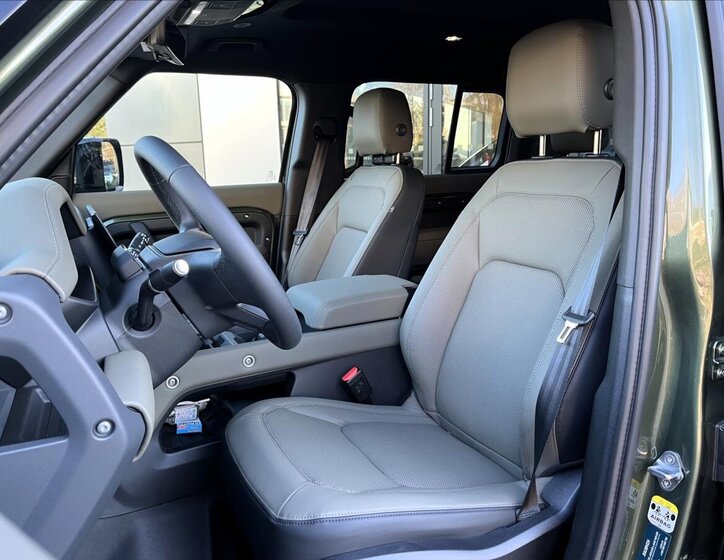 Land Rover Defender SUV / Terénní 3,0 l 183 kw