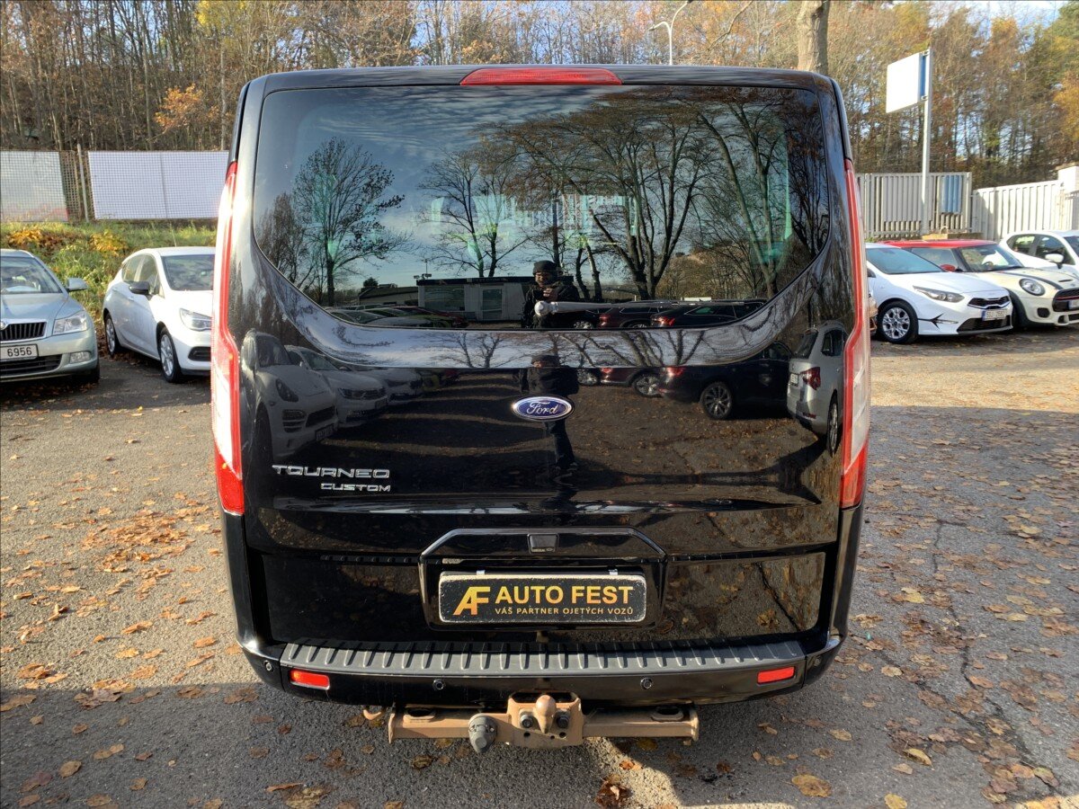 Ford Tourneo Custom VAN / Minibus 2,0 l 125 kw