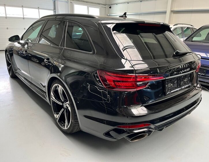 Audi RS4 Kombi 2,9 l 331 kw