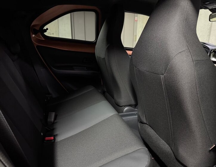 Toyota Aygo Hatchback 998,0 53 kw