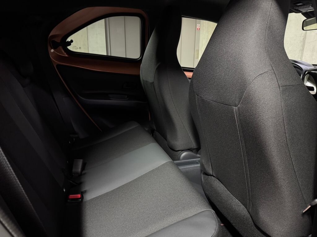 Toyota Aygo Hatchback 998,0 53 kw