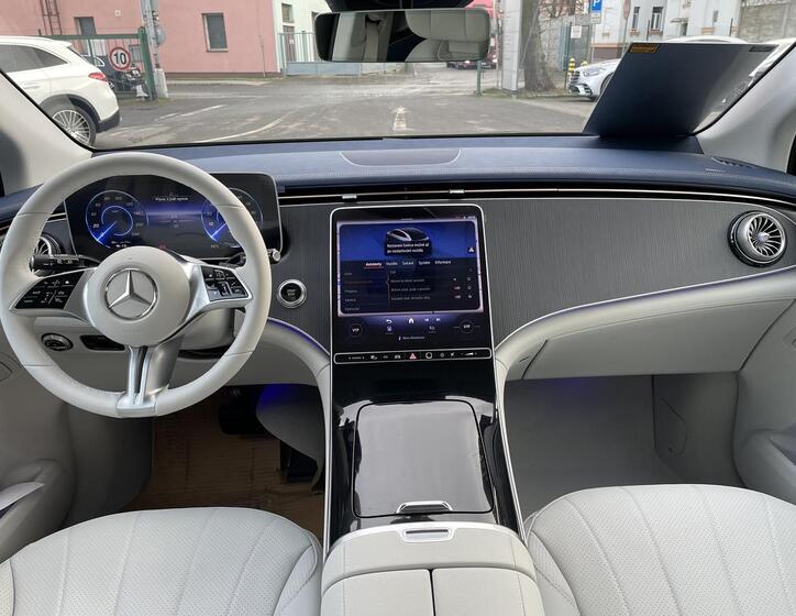 Mercedes-Benz EQE 21