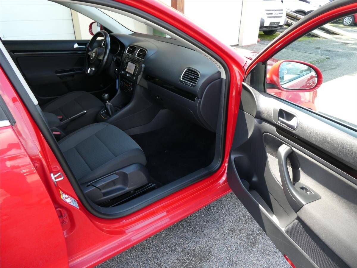 Volkswagen Golf Kombi 1,6 l 77 kw