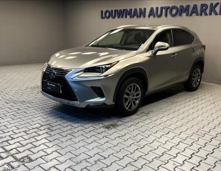 Lexus NX 300h 1
