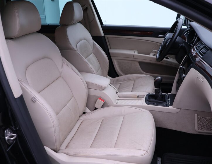 Škoda Superb 11