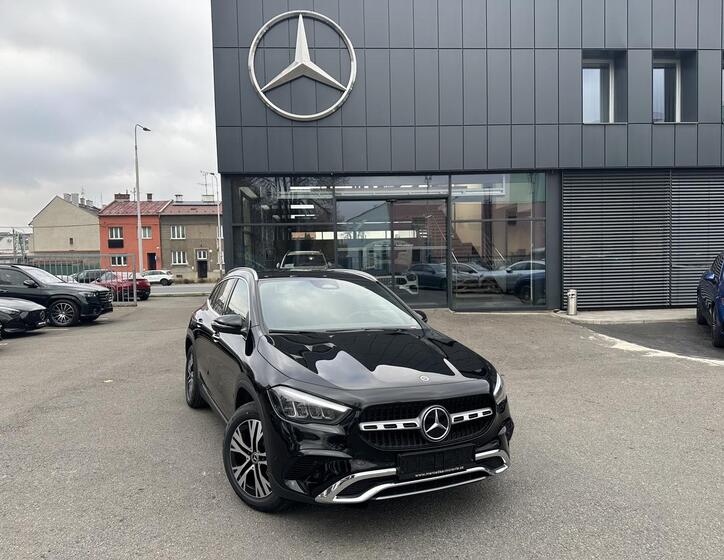 Mercedes-Benz GLA 1