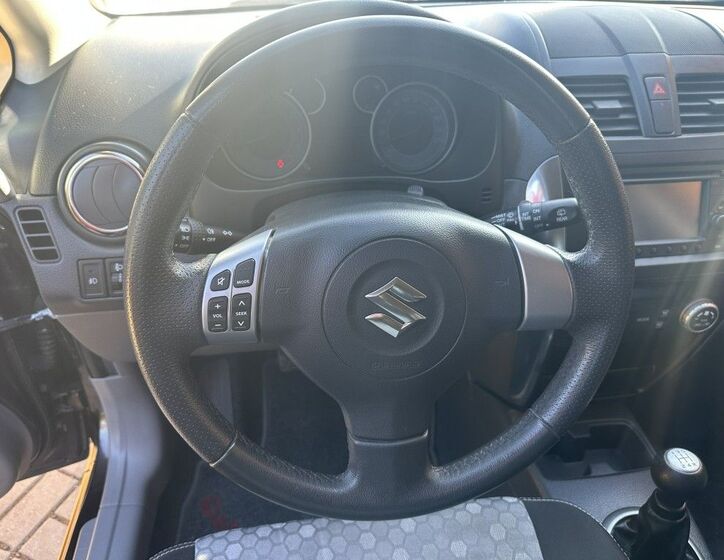 Suzuki SX4 16
