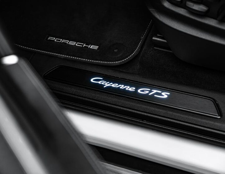 Porsche Cayenne SUV 4,0 l 338 kw