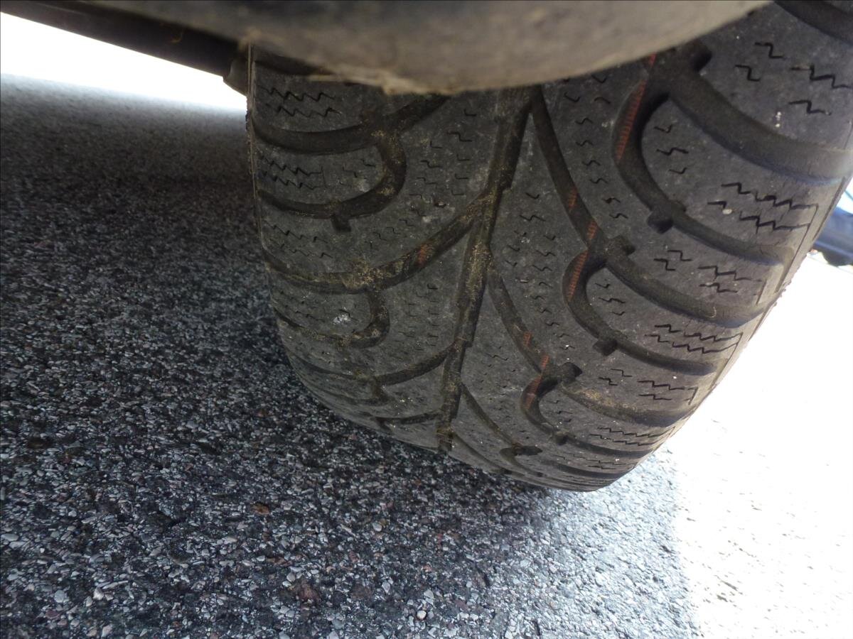 Volkswagen Passat Kombi 1,6 l 74 kw