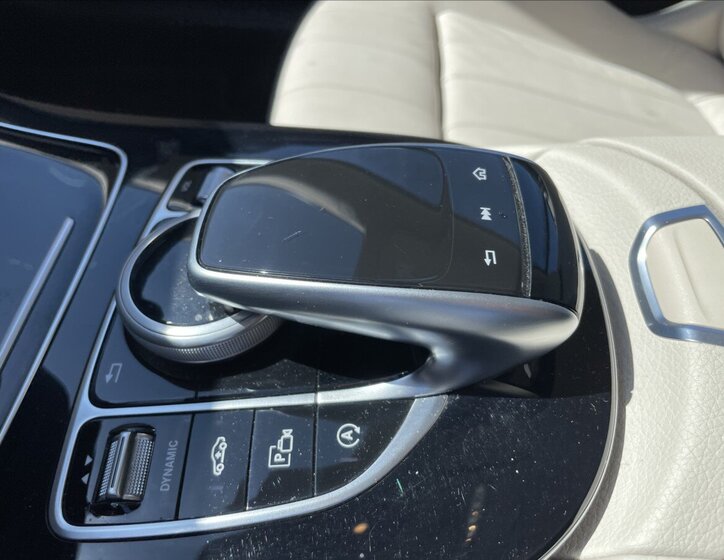 Mercedes-Benz Třídy E Kupé 2,0 l 180 kw