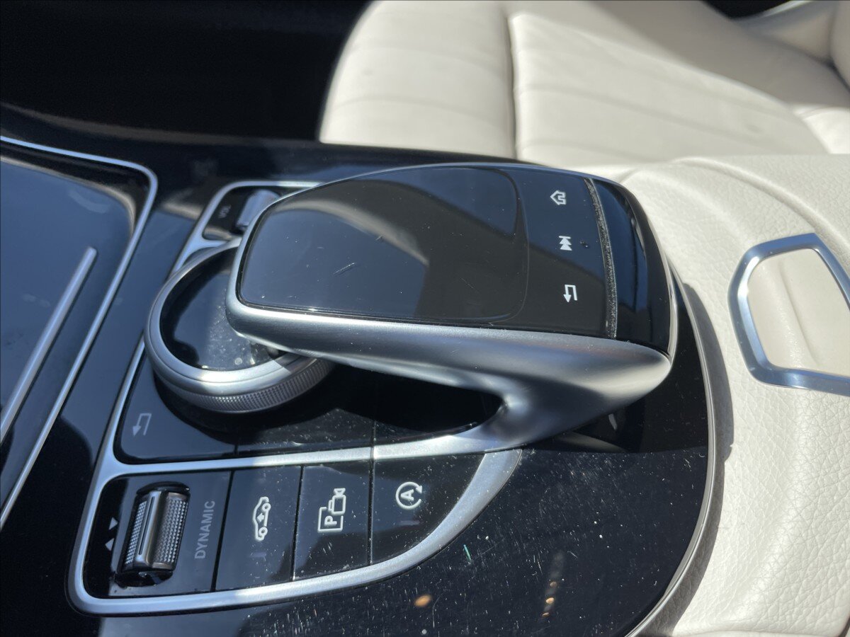 Mercedes-Benz Třídy E Kupé 2,0 l 180 kw