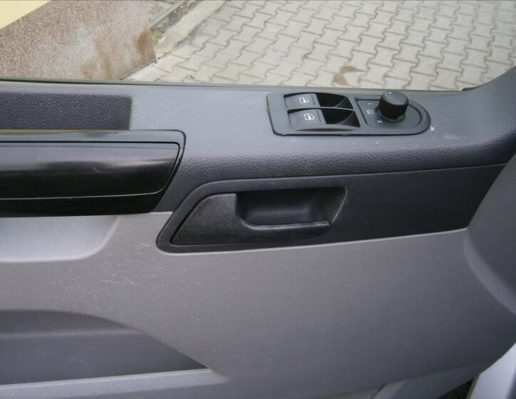 Volkswagen Caravelle 15