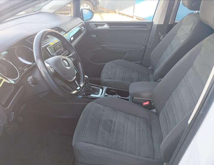 Volkswagen Touran 8