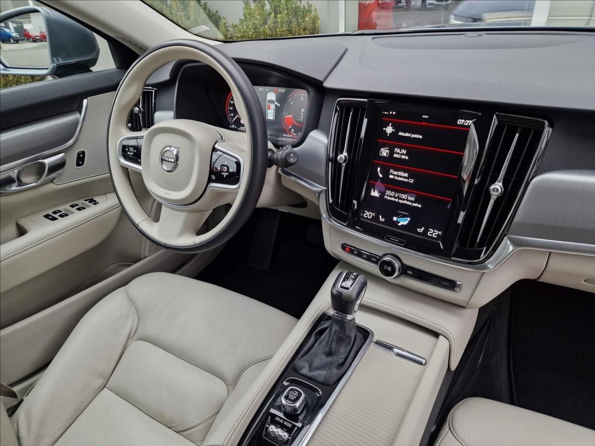 Volvo V90 Kombi 2,0 l 140 kw