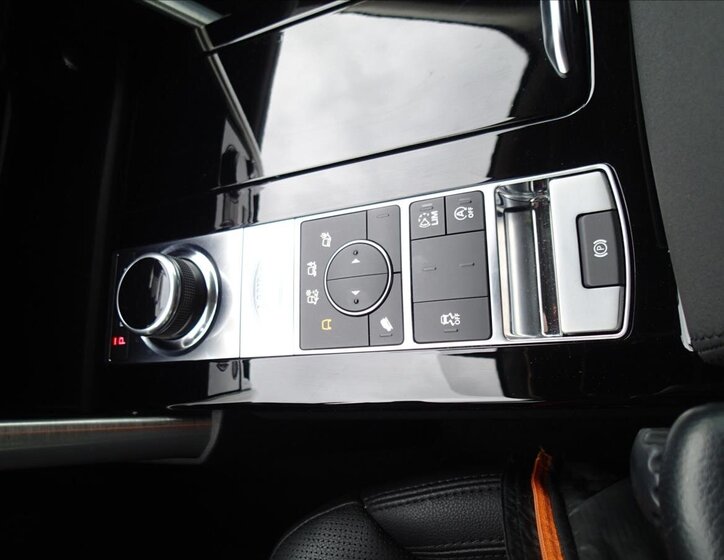 Land Rover Discovery SUV / Terénní 2,0 l 132 kw