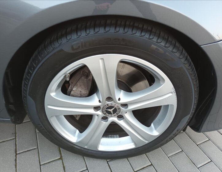 Mercedes-Benz Třídy E Kombi 3,0 l 190 kw