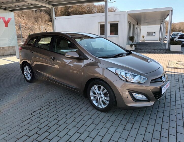 Hyundai i30 Kombi 1,6 l 99 kw