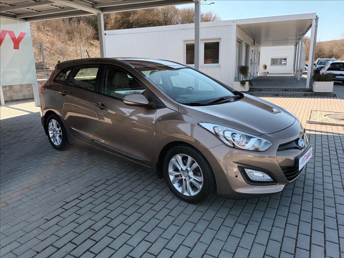 Hyundai i30 Kombi 1,6 l 99 kw
