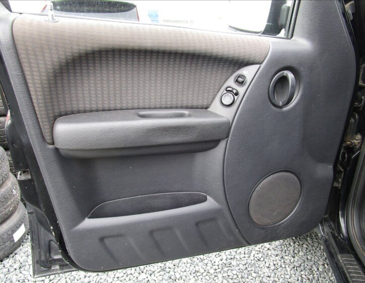 Jeep Cherokee Kombi 2,5 l 105 kw