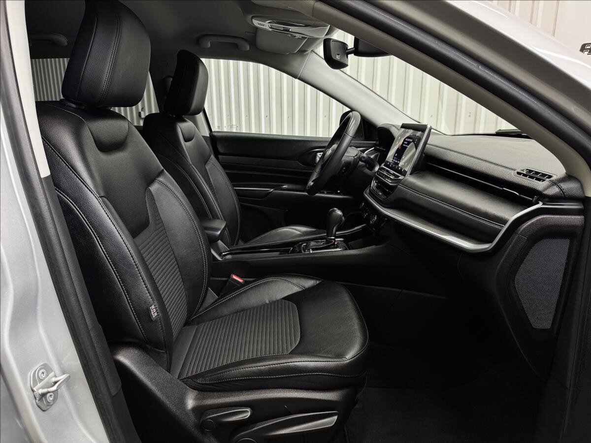 Jeep Compass SUV / Terénní 1,3 l 140 kw