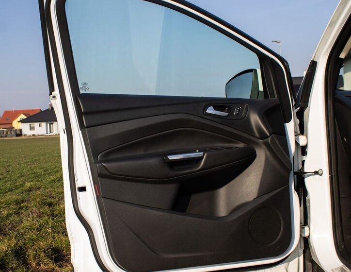 Ford Kuga SUV 2,0 l 110 kw